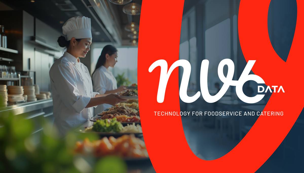 Equipe de cozinha industrial em operação